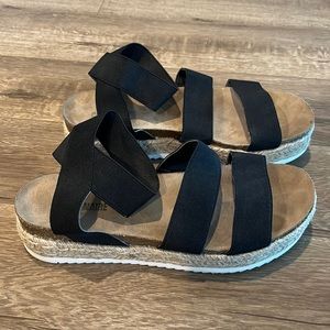 Platform sandals